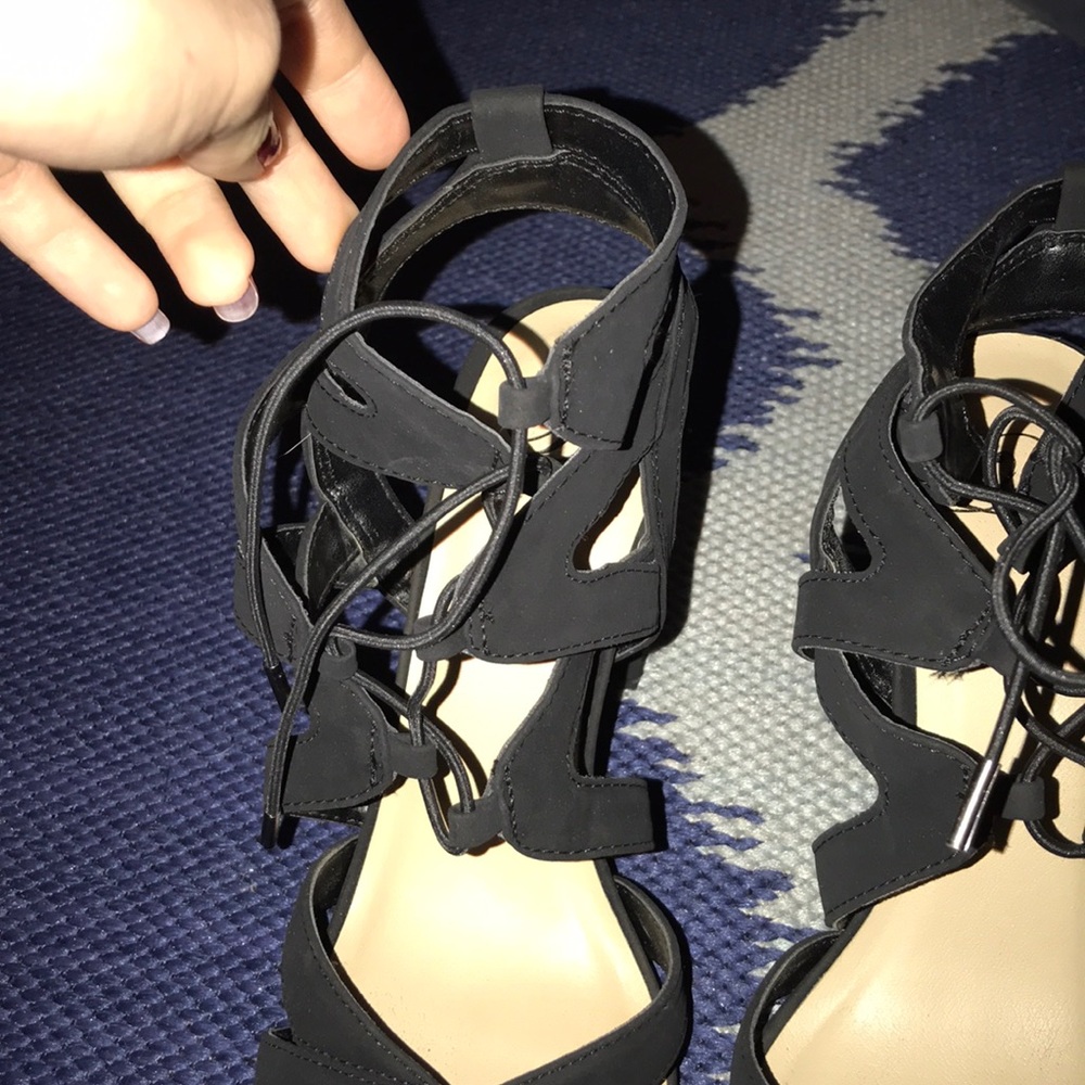 Heels - Picture 2 of 3